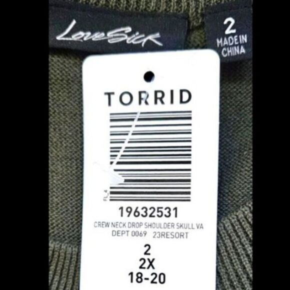 TORRID LOVESICK Plus Size Warm Crew Neck Skull Heart Graphic Sweater 3X - Picture 12 of 16
